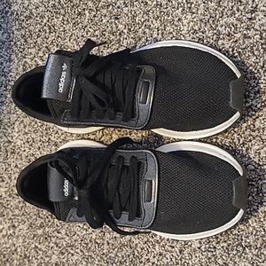 Adidas womens gym shoes